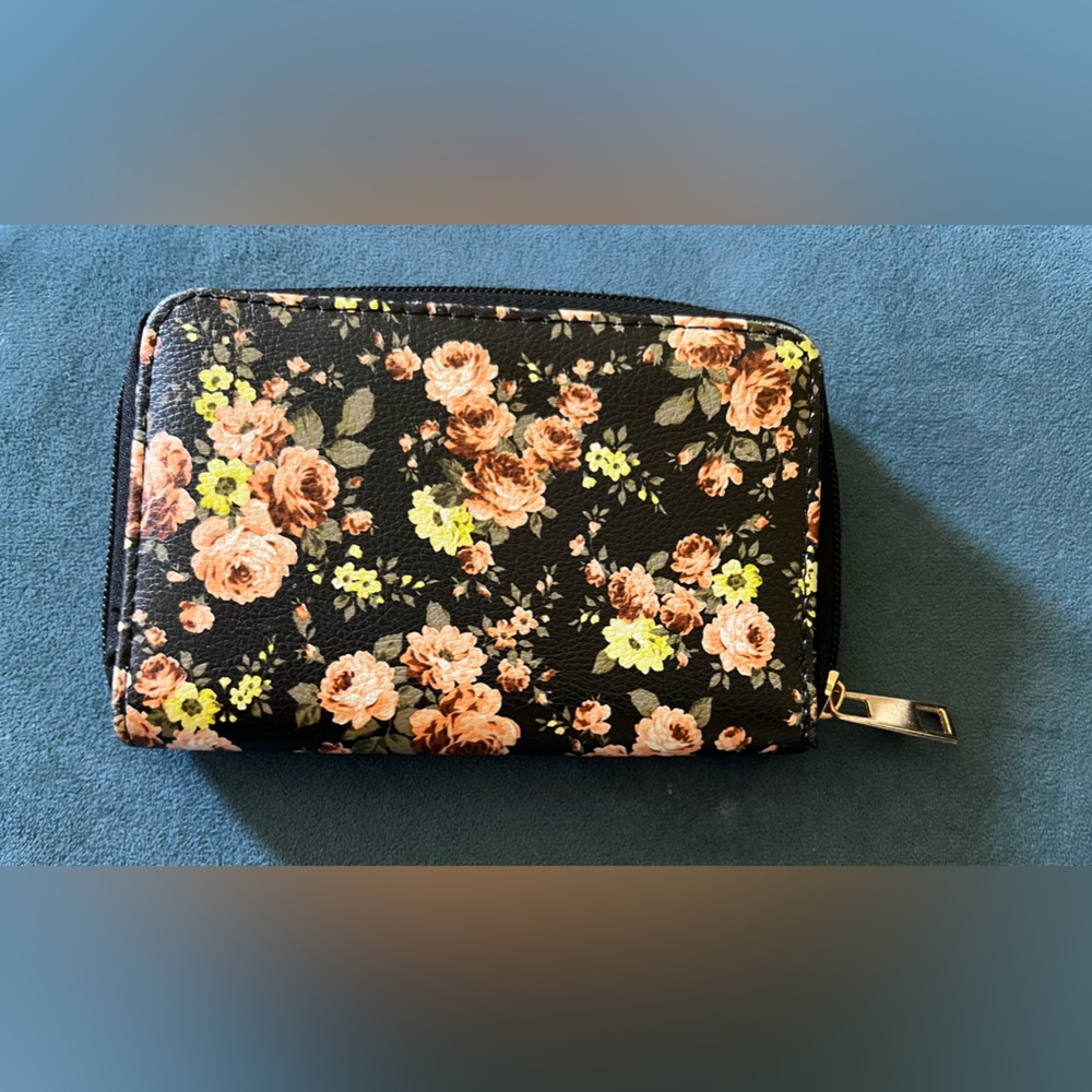 Black Rose Print Zipper Wallet